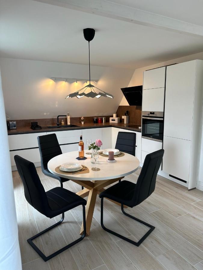 Helle, Grosszuegige Ferienwohnung Fuer 2 - 3 Personen Mit Parkplatz + E-Ladestation In Buchholz, Nordheide Buchholz in der Nordheide Eksteriør billede